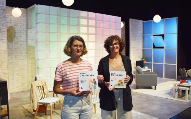 Luxia Iriondo, técnica de Cultura, y Ana Pozas, concejala de Cultura.