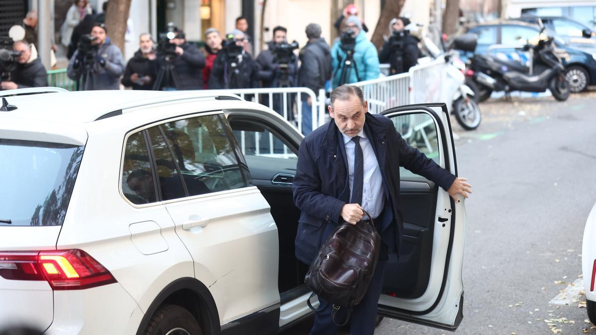 El exministro José Luis Abalos, a su llegada al Tribunal Supremo.
