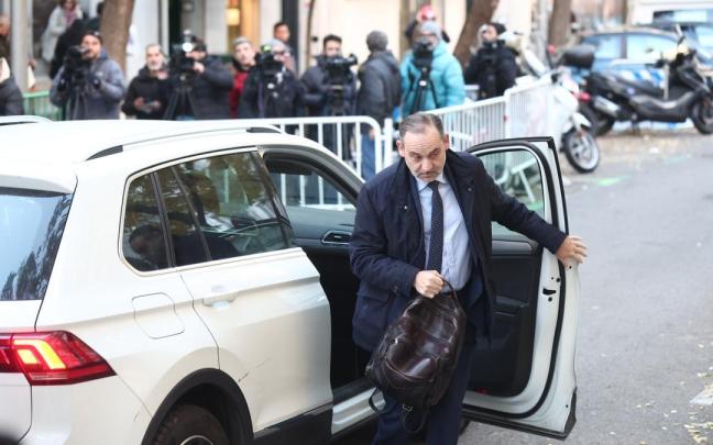 El exministro José Luis Abalos, a su llegada al Tribunal Supremo.