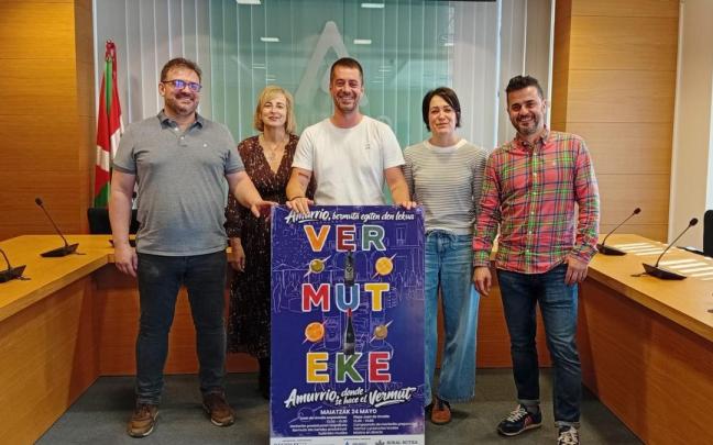 La presentación de Vermuteke ha tenido lugar este lunes en el Ayuntamiento de Amurrio