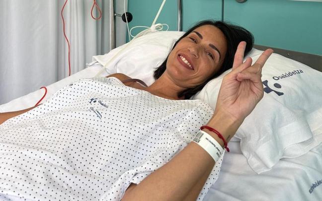 Lara afronta el cáncer de mama con valentía y optimismo.