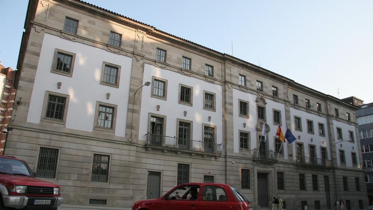 La fachada del Palacio de Justicia de Pontevedra en una imagen de archivo.