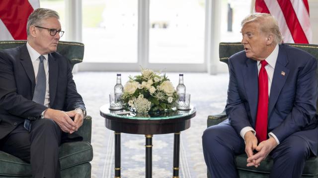 Imagen de archivo de una reunión entre Trump y Starmer.