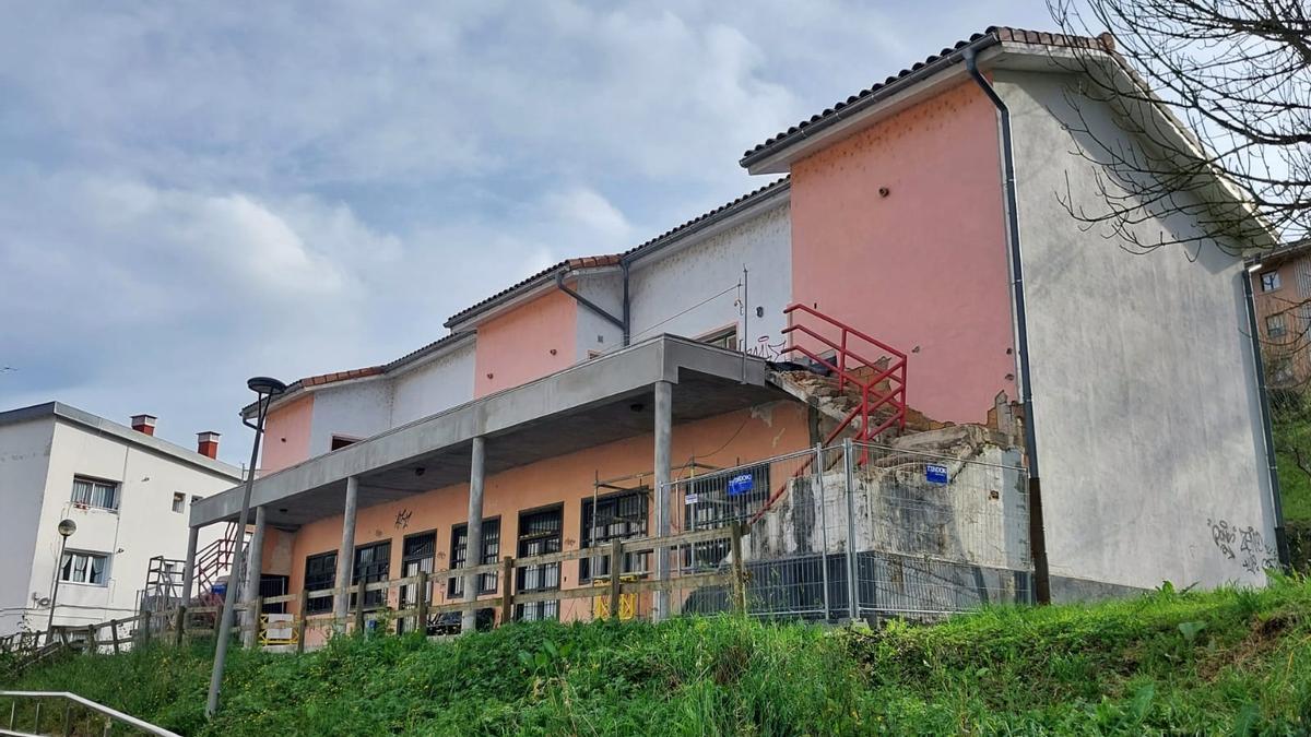 Antigua escuela de Altamira en obras