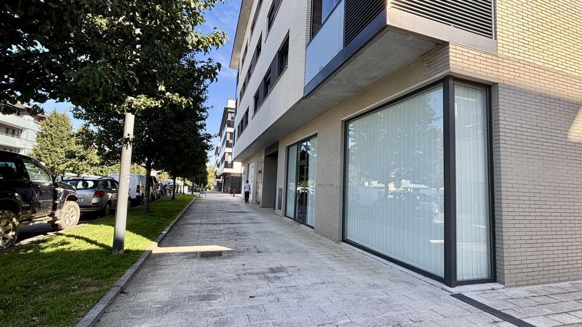 Foto del local donde abrirá sus puertas Casa Cacao Monteverde, en el número 7 de la calle Jostun del barrio de Oñaurre