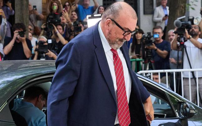 El exasesor del exministro José Luis Ábalos Koldo García a su llegada al Tribunal Supremo / EP El exasesor del exministro José Luis Ábalos Koldo García a su llegada al Tribunal Supremo