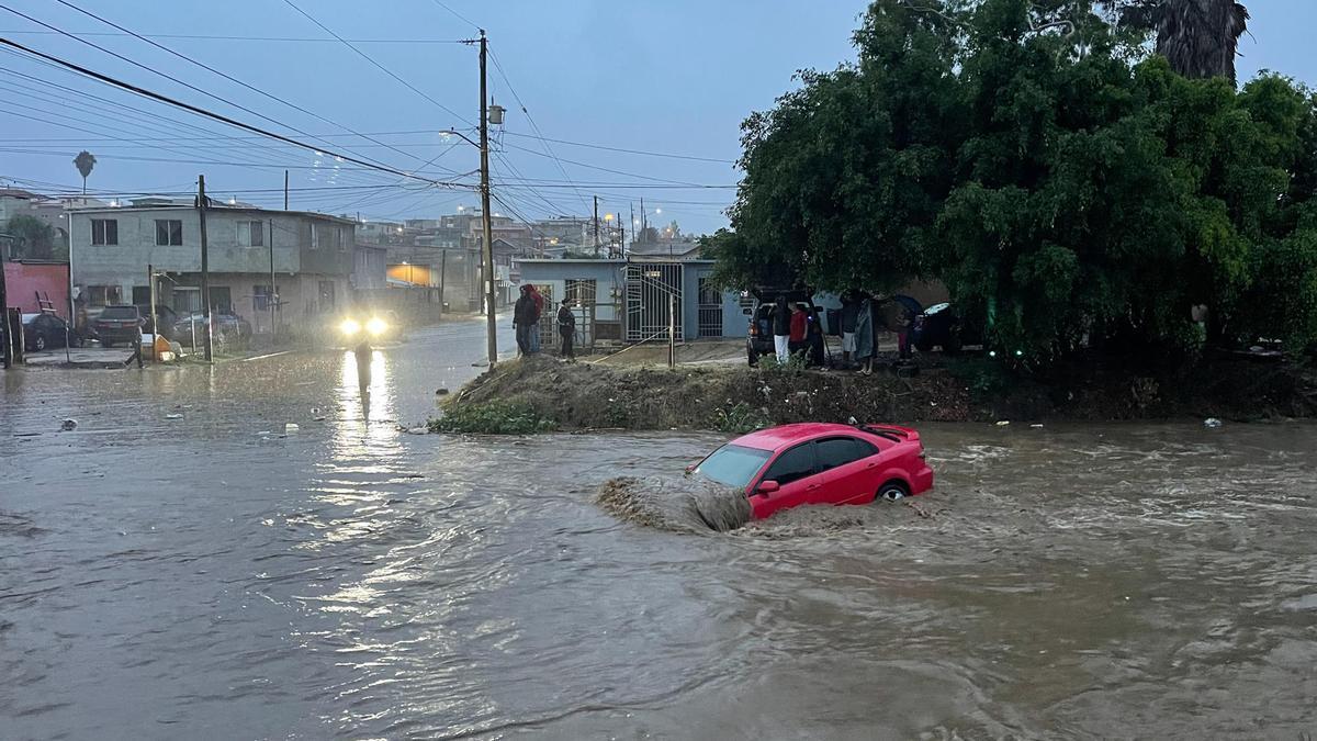 La tormenta tropical Hilary inunda California