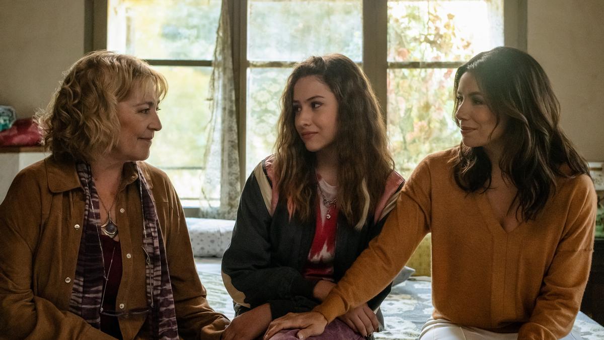 Las tres actrices protagonistas de la serie ‘Land of women’.