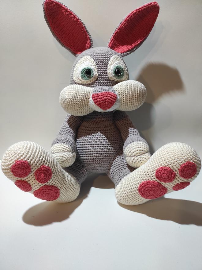 A los muñecos de ganchillo se les suele llamar 'amigurumis'.