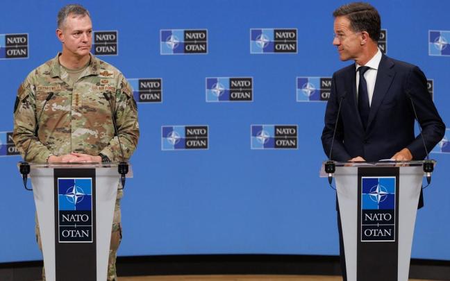 Mark Rutte, secretario general de la OTAN y Alexus Grynkewich, Supremo Aliado de la OTAN