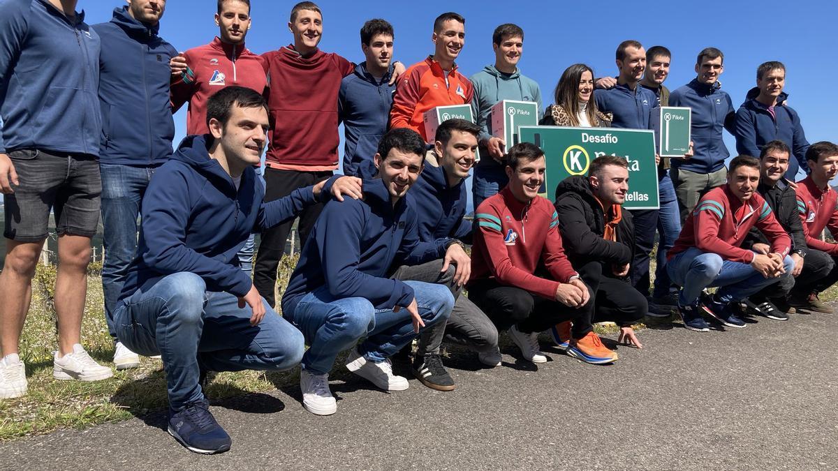 La plantilla de Aspe recoge el botín del Desafío del Txakoli.