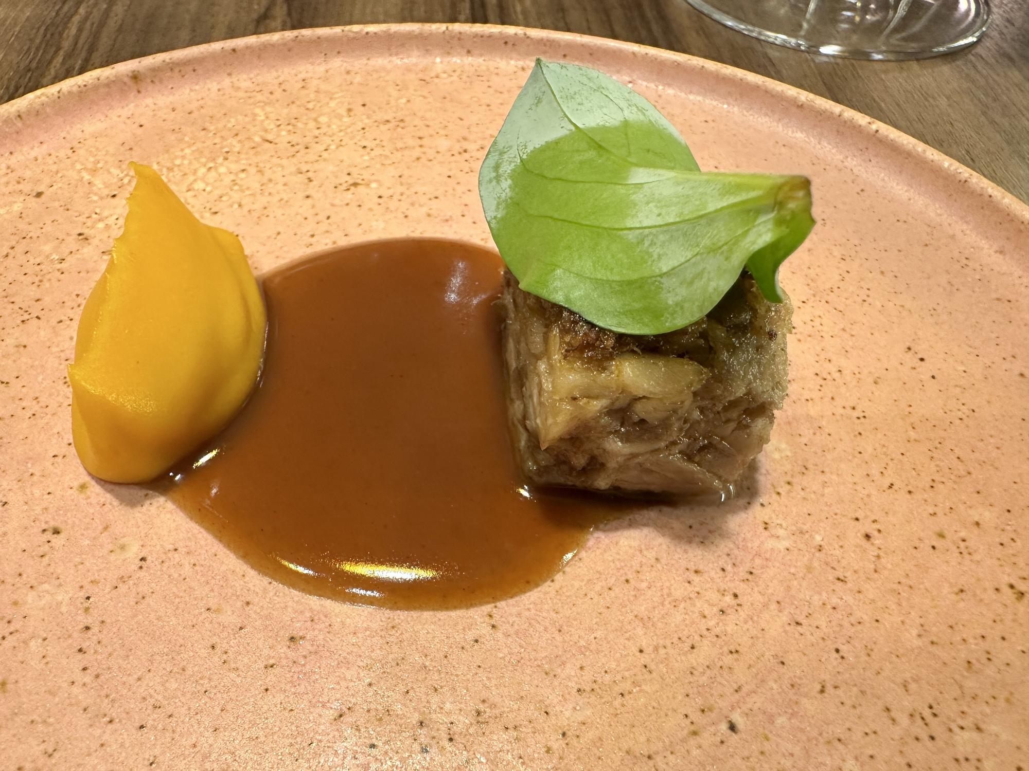 Costilla a baja temperatura y puré de boniato.