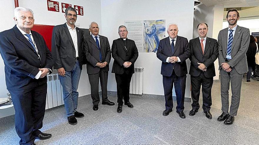 Foto de familia de las autoridades que acudieron el pasado día 16 a la inauguración. | FOTO: N.G.