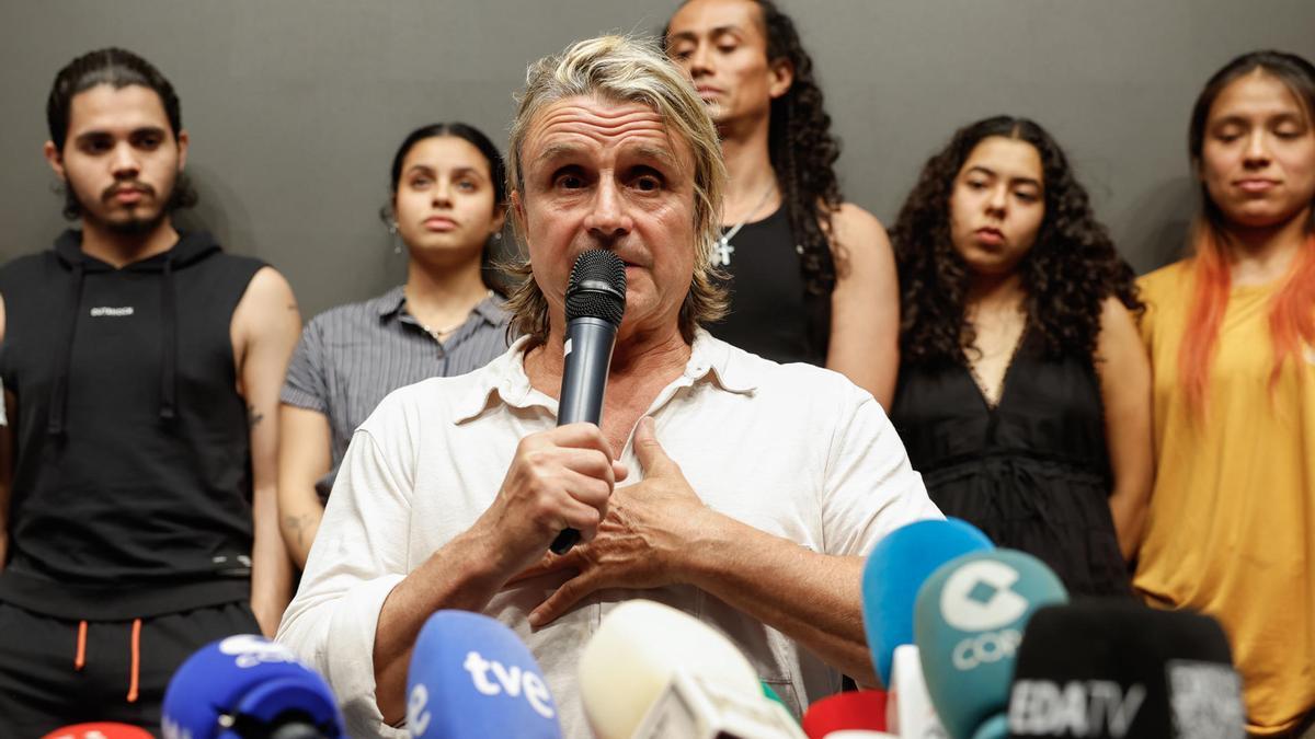 Nacho Cano compareciendo ante los medios tras su detención