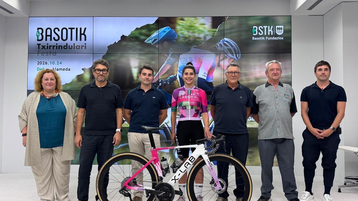Presentación de la gran cita cicloturista del próximo 24 de octubre en Deba.