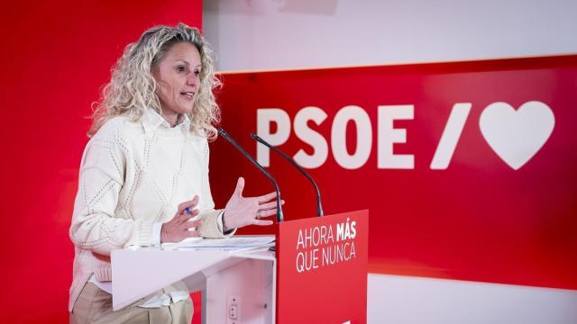 La portavoz del PSOE, Montse Mínguez, en la rueda de prensa de este sábado.