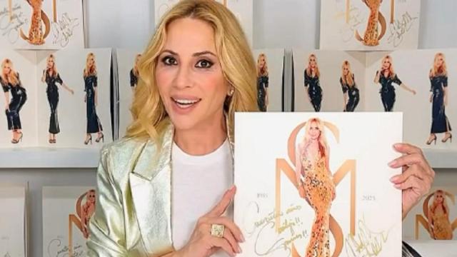 La cantante, con su nuevo disco.