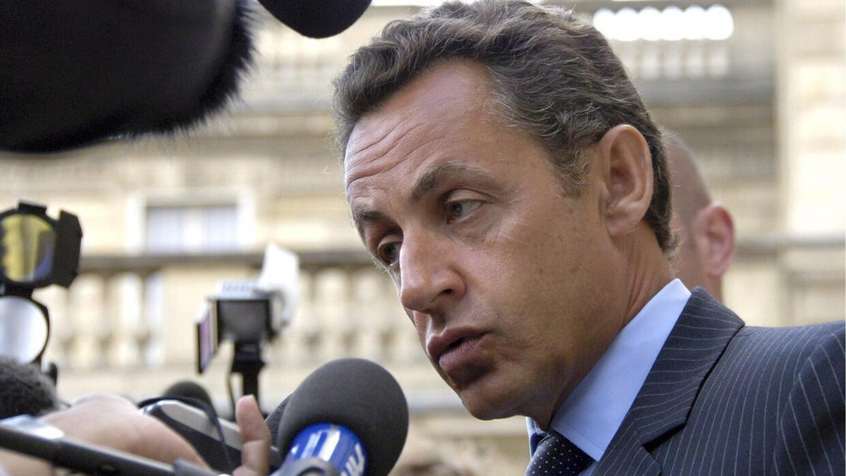 El ex presidente galo, Nicolas Sarkozy, en una declaración ante la prensa en el Palacio del Eliseo en París, en una imagen de archivo