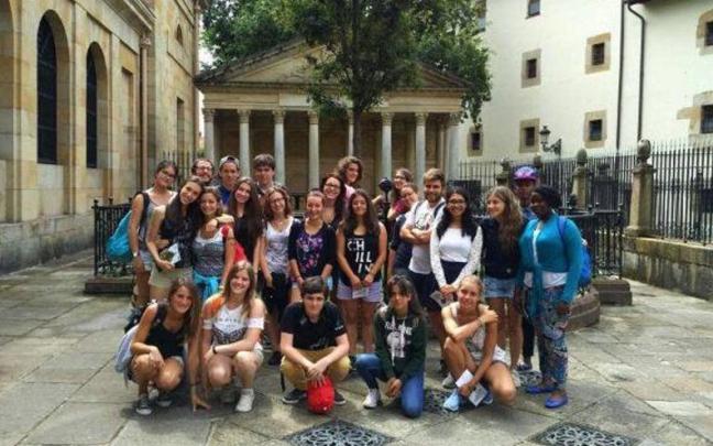 Grupo de jóvenes en una experiencia anterior del programa de intercambio