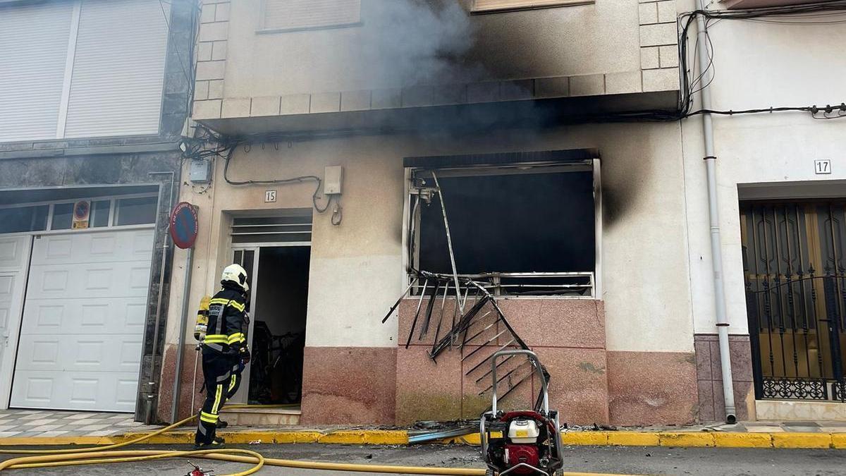 Detenido un varón por provocar un incendio en una vivienda de Tarazona de la Mancha donde vivían sus padres.