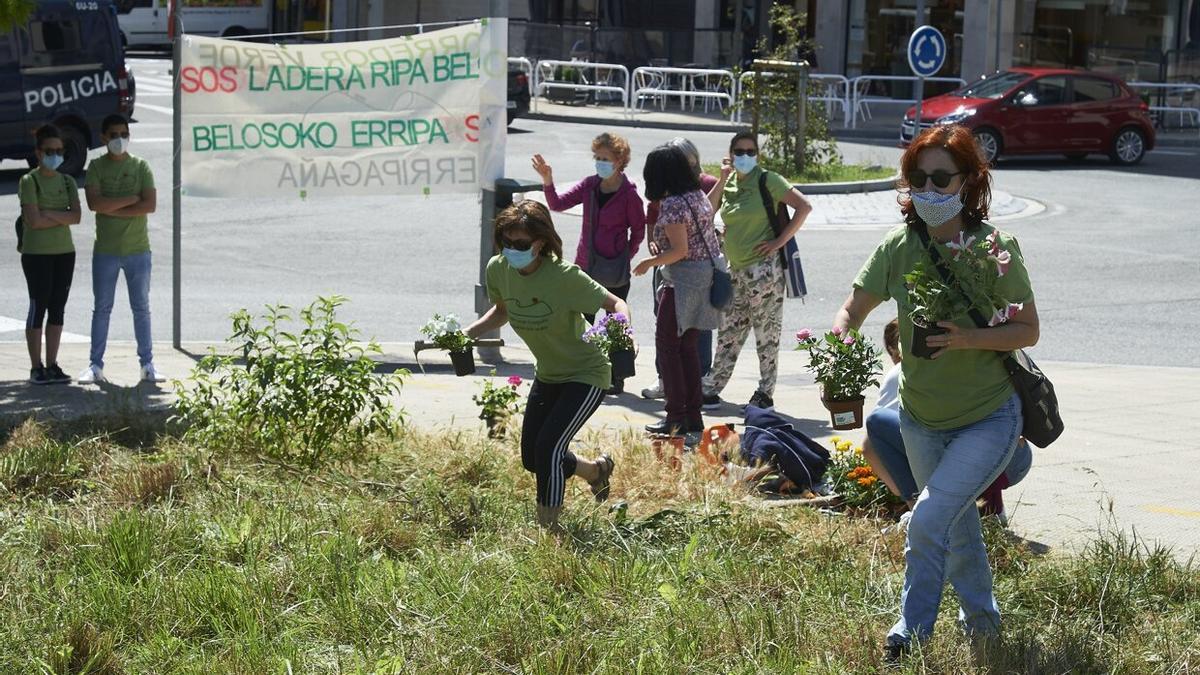 Vecinos de la Ripa de Beloso, en una de las protestas contra la construcción de las viviendas.
