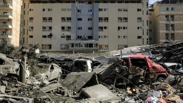 Escombros de los edificios destruidos por ataques israelíes en Tiro, al sur de Líbano.