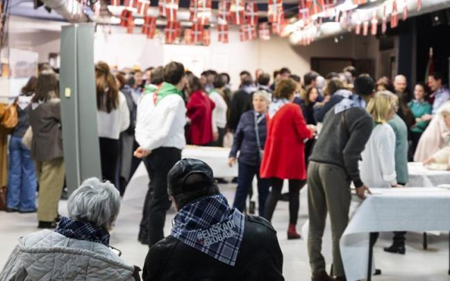 Imagen de la celebración de la reunión de la diáspora en la Eskual Etxea de París