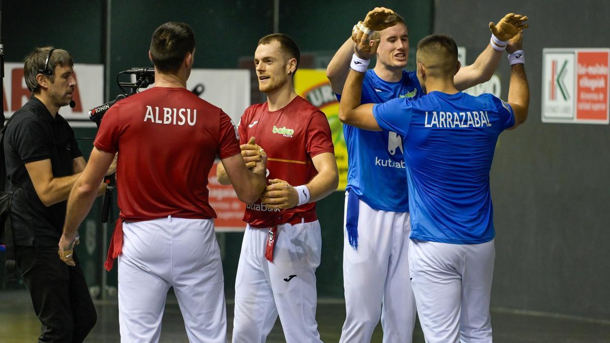 En imágenes: Larrazabal-Mariezkurrena II superan a Laso-Albisu en la tercera jornada del Campeonato de Parejas.
