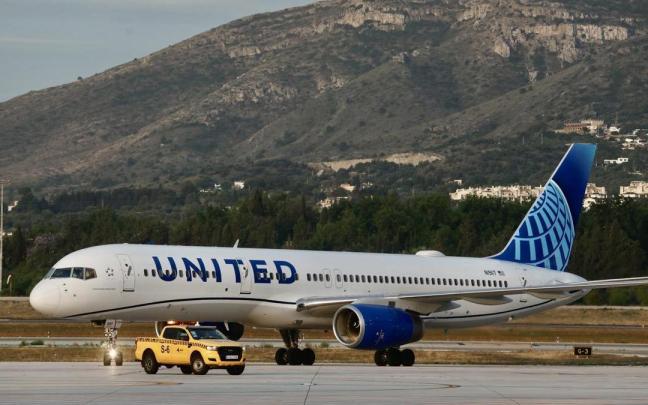 Un avión de United Airlines. Un avión de United Airlines.