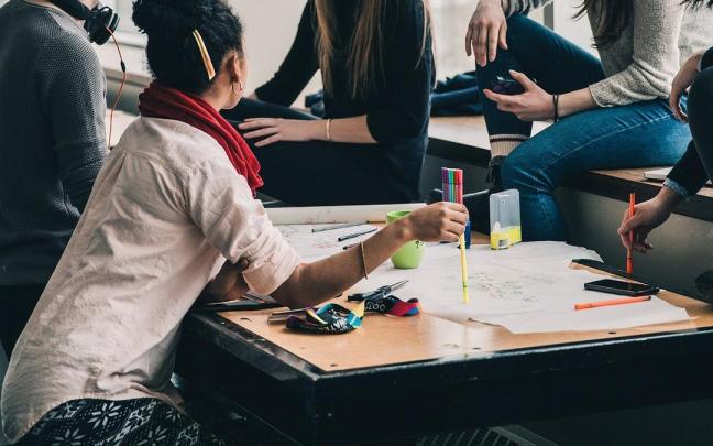 Dentro de la docencia hay más presencia de mujeres en los niveles educativos iniciales.