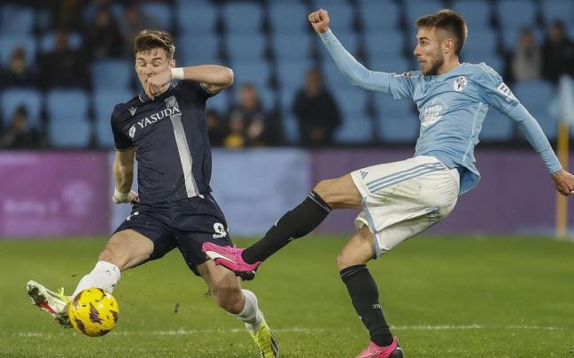 Kieran Tierney, durante el partido de este sábado en Vigo. / SALVADOR SAS