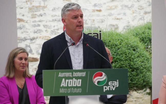 Gentza Alamillo en un mitin de PNV en Amurrio