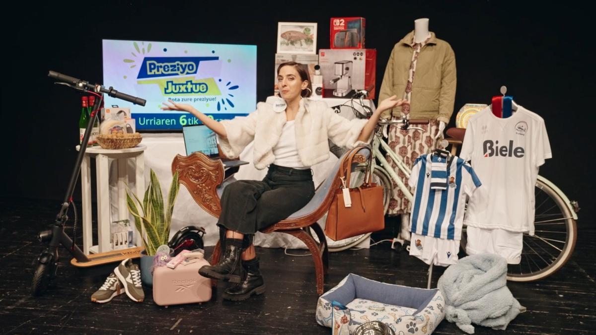 Presentación del lote de productos cuyo precio habrá que adivinar para poder llevárselo a casa.