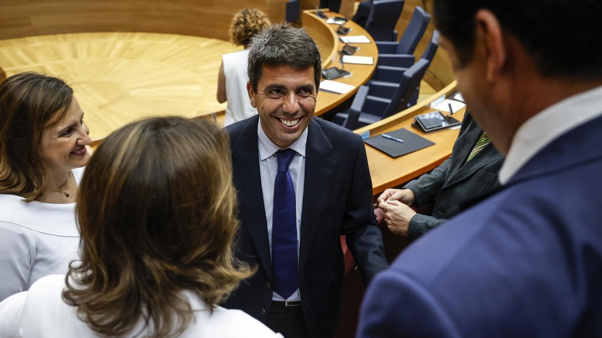 Carlos Mazón durante su pleno de investidura.