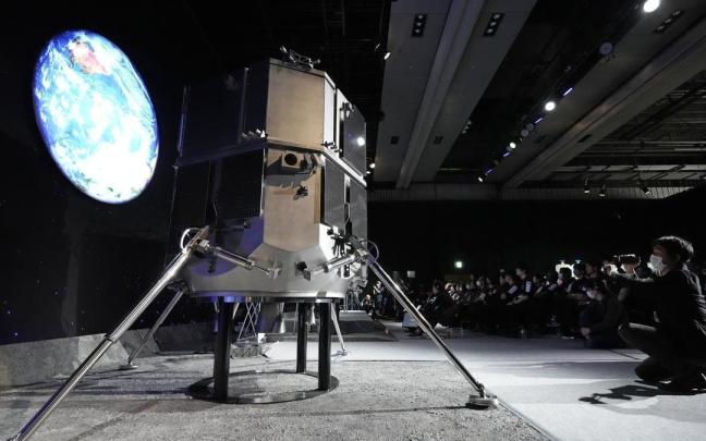 Un modelo de la sonda Hakuto-R de la empresa Ispace.