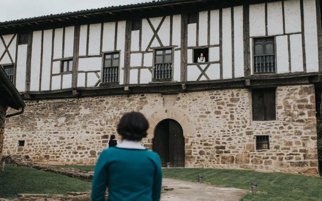 Fachada principal de su palacio.