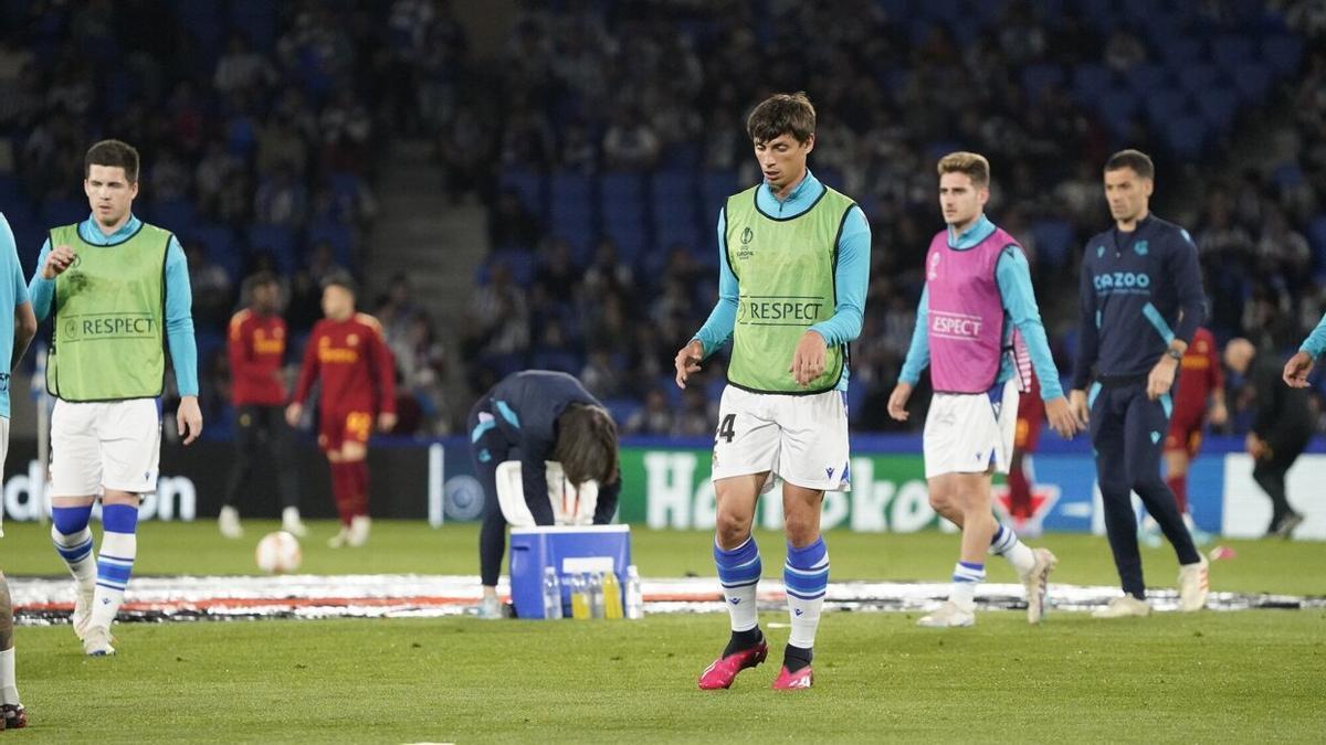 Robin Le Normand, en el calentamiento previo al partido de la Roma