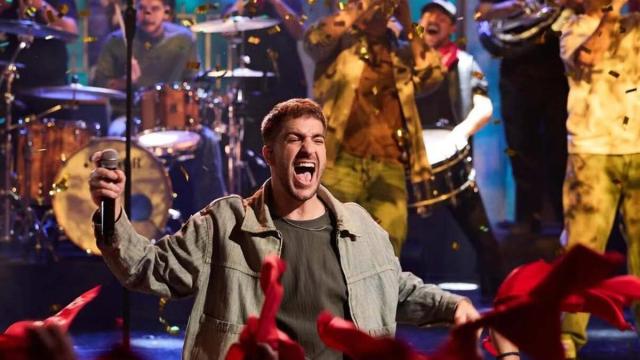 El grupo alavés En Tol Sarmiento dio ayer una gran fiesta en 'La Revuelta'