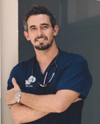 Agustín Martínez, veterinario especializado en anestesia y manejo del dolor.