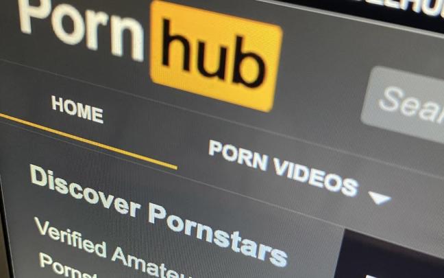 Varias web de pornografía dejan de operar en Francia en protesta a la medida del Gobierno de control de edad / EP Varias web de pornografía dejan de operar en Francia en protesta a la medida del Gobierno de control de edad