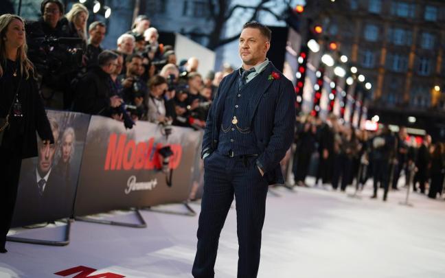 Tom Hardy en el estreno de la primera temporada de ‘Tierra de Mafiosos’ en 2025.