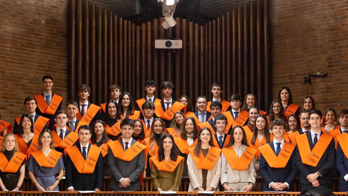 Graduados y graduadas en Administración y Dirección de Empresas (ADE) y sus programas combinados.