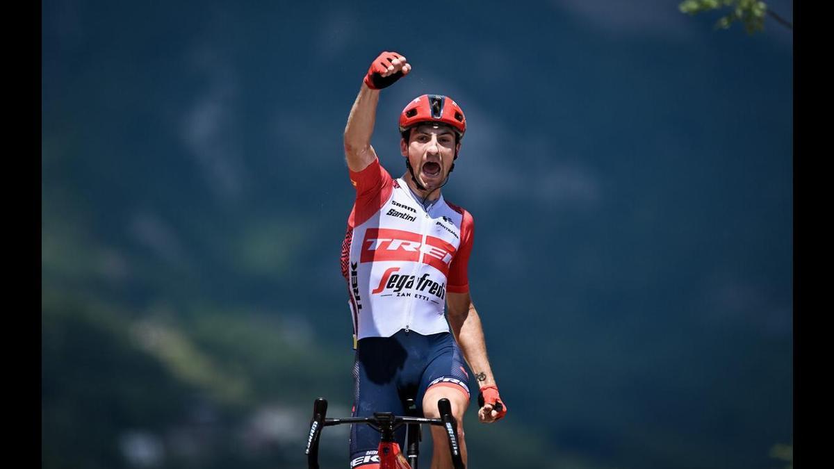 Ciccone celebra la victoria de etapa.