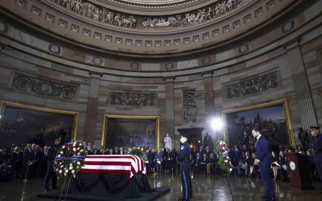 En imágenes: Washington despide a Lindsey Graham con un funeral de Estado en el Capitolio
