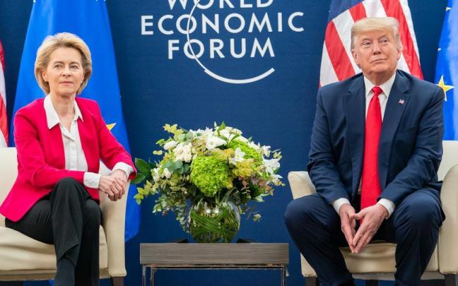 La presidenta de la Comisión Europea, Ursula von der Leyen, y el presidente de Estados Unidos, Donald Trump, en una foto de archivo.