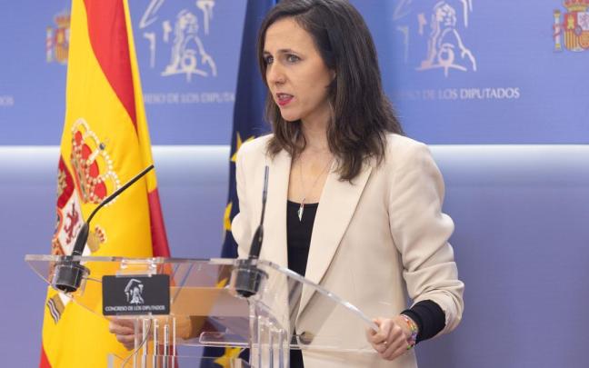 La secretaria general de Podemos, Ione Belarra, durante una rueda de prensa en el Congreso de los Diputados.