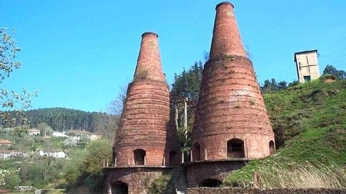 Los hornos de calcinación que incluye la Vía Verde de los Montes de Hierro