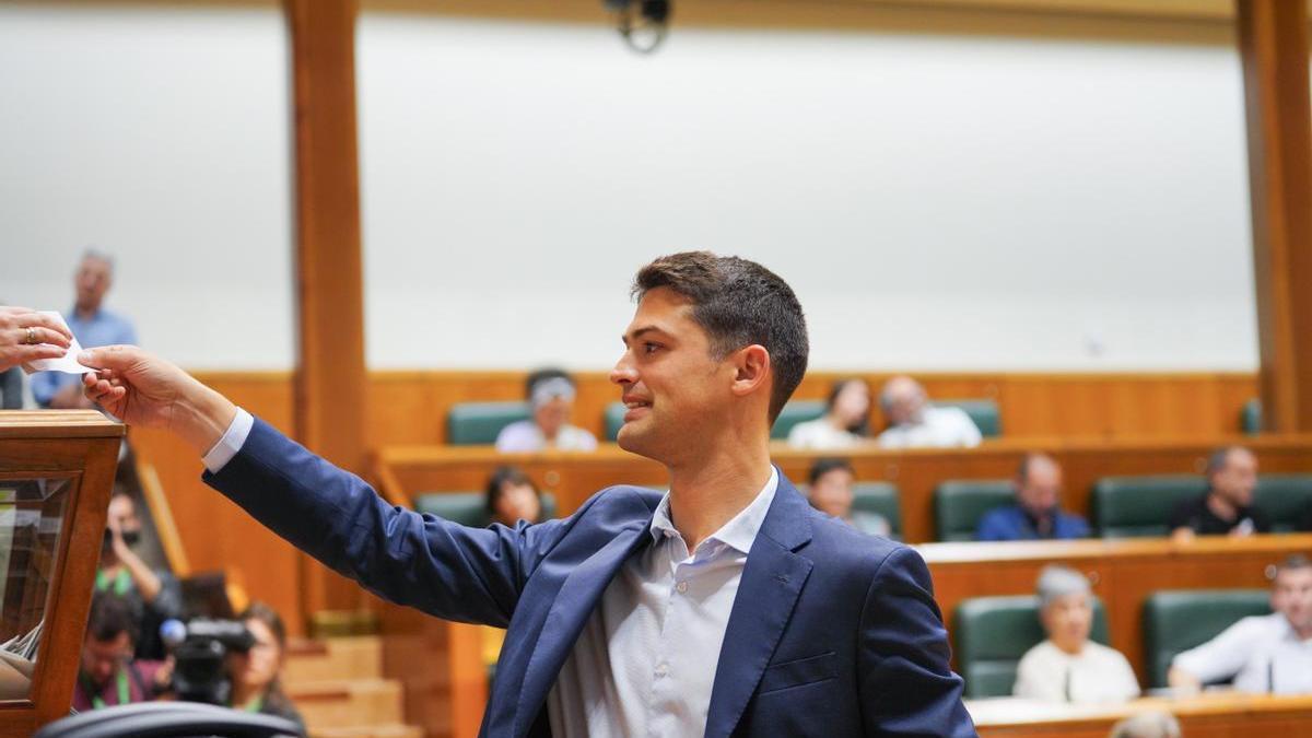 El portavoz del PNV en el Parlamento Vasco, Joseba Díez Antxustegi.