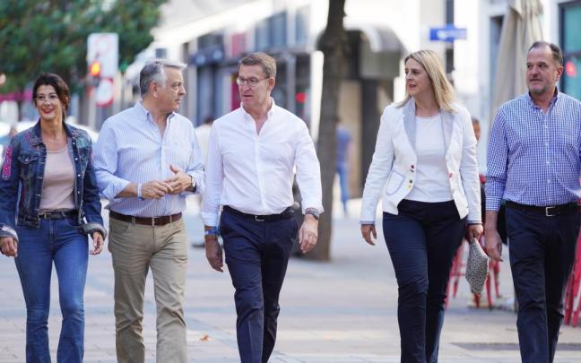 Alberto Núñez Feijoó junto a los candidatos y líderes del PP vasco. Alberto Núñez Feijoó junto a los candidatos y líderes del PP vasco.