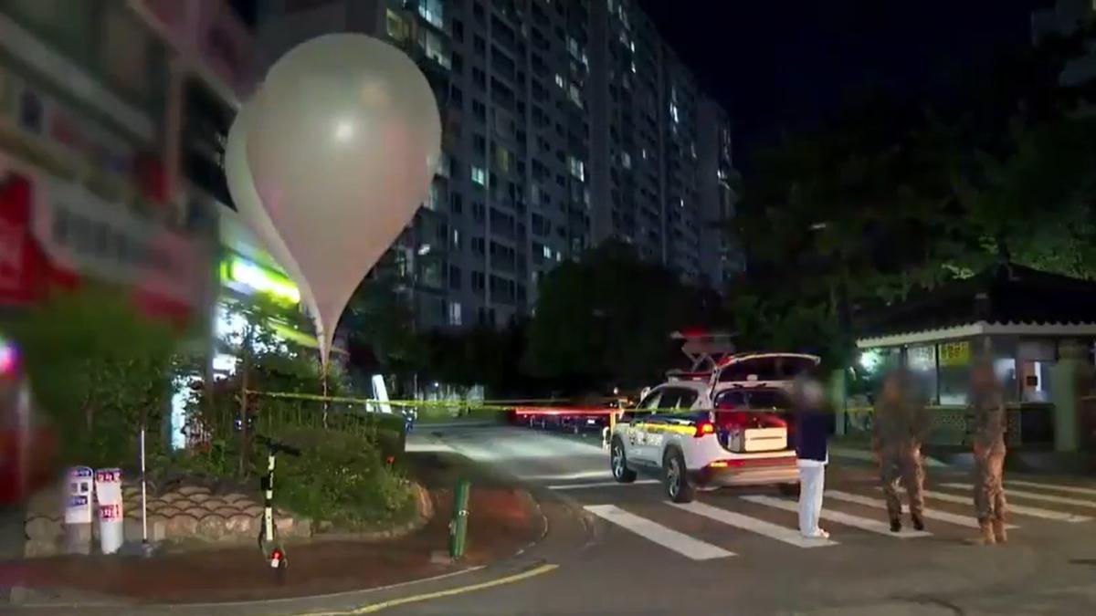 Globos con basura.